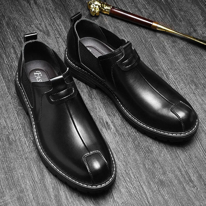Men's casual cowhide leather loafers with round toe and rubber sole in black colour