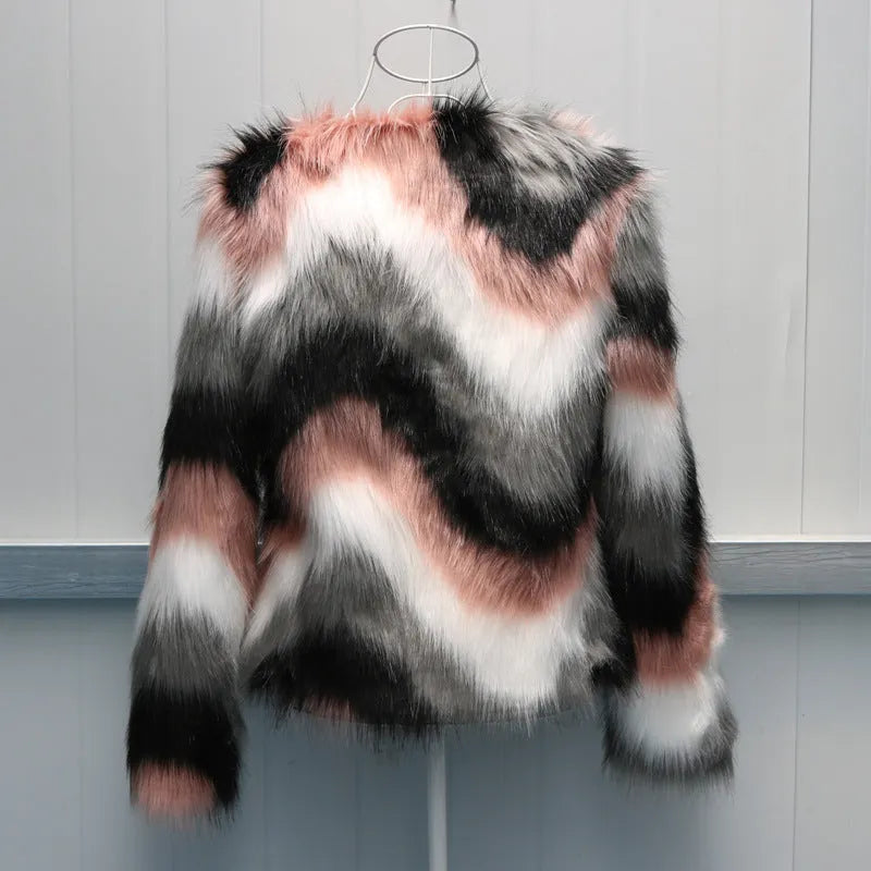 Korean style women's short coat in faux fur with O-neck and long sleeves.