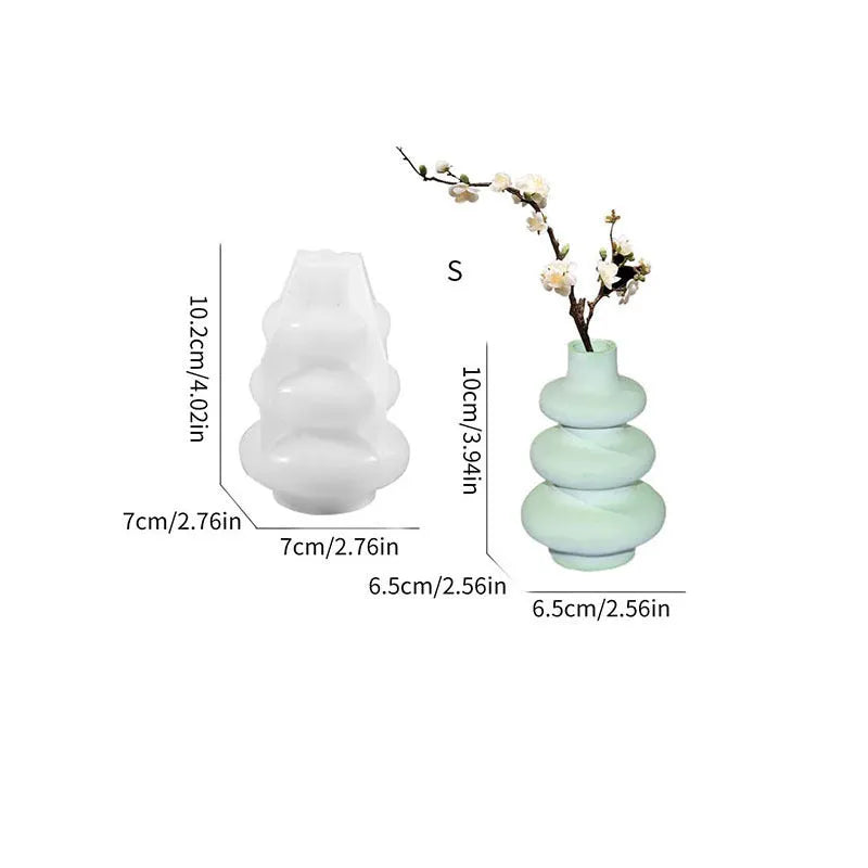 Silicone mould for making three-layer circle vase ornaments in small or large size.