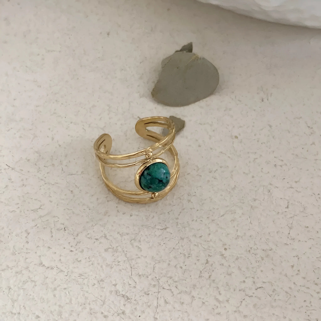 Open geometry ring in JZ0379 green with titanium steel electroplating