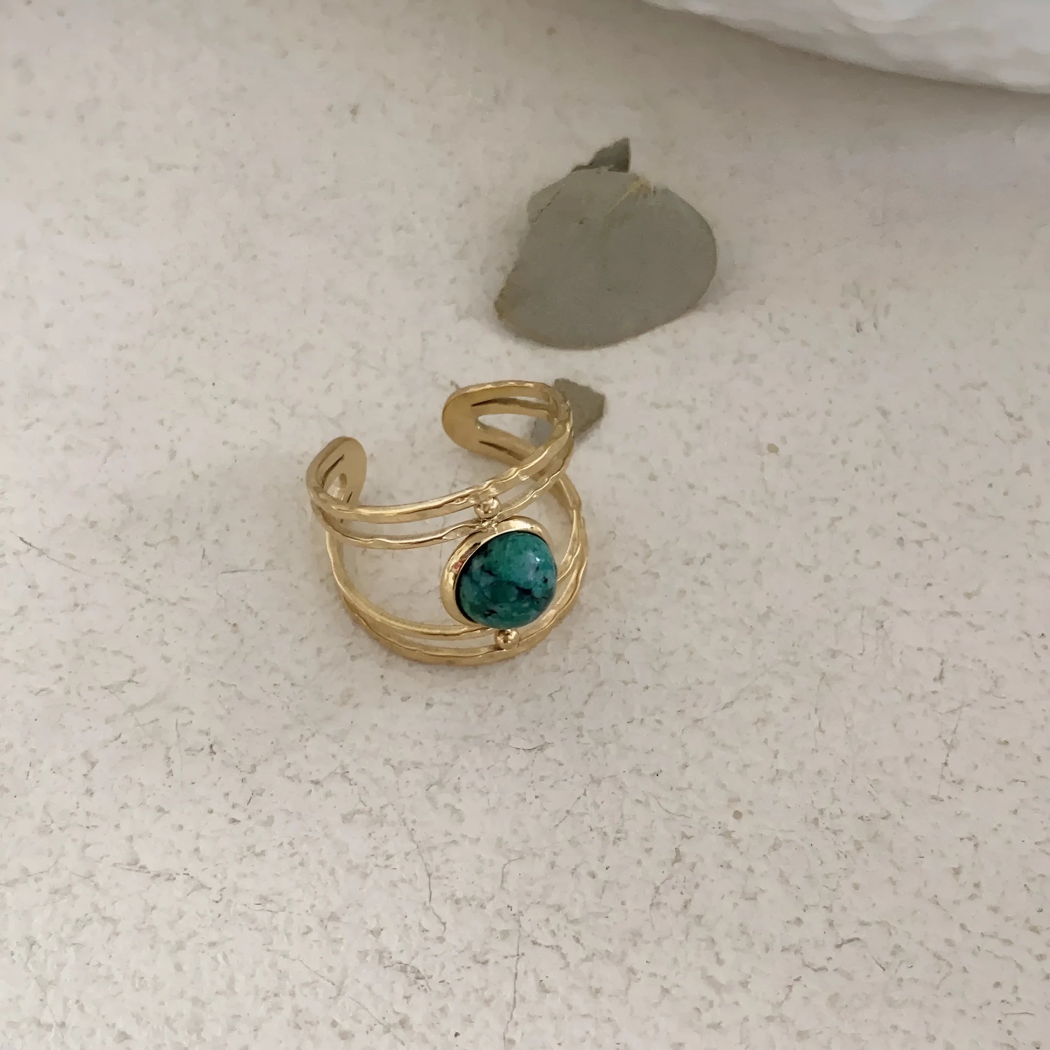 Open geometry ring in JZ0379 green with titanium steel electroplating