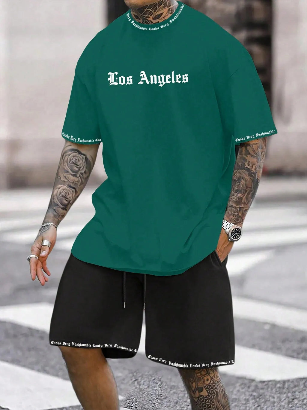 Sports style short-sleeved top and shorts set in quick-drying fabric.