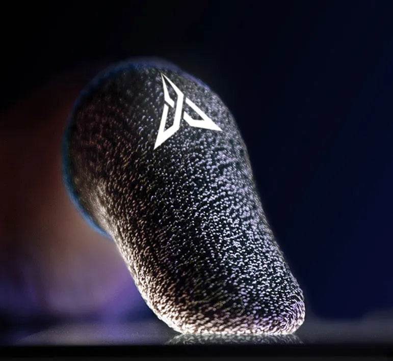 Green gaming thumb sleeves for mobile phones with silver fibre construction and 3M reflective logo