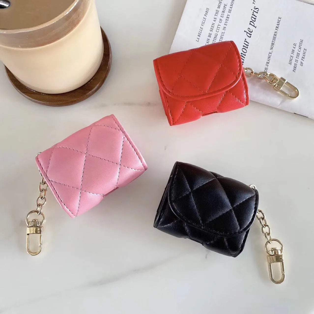 Bluetooth headset case with leather finish for Airpods 1 and 2 in black colour protective cover