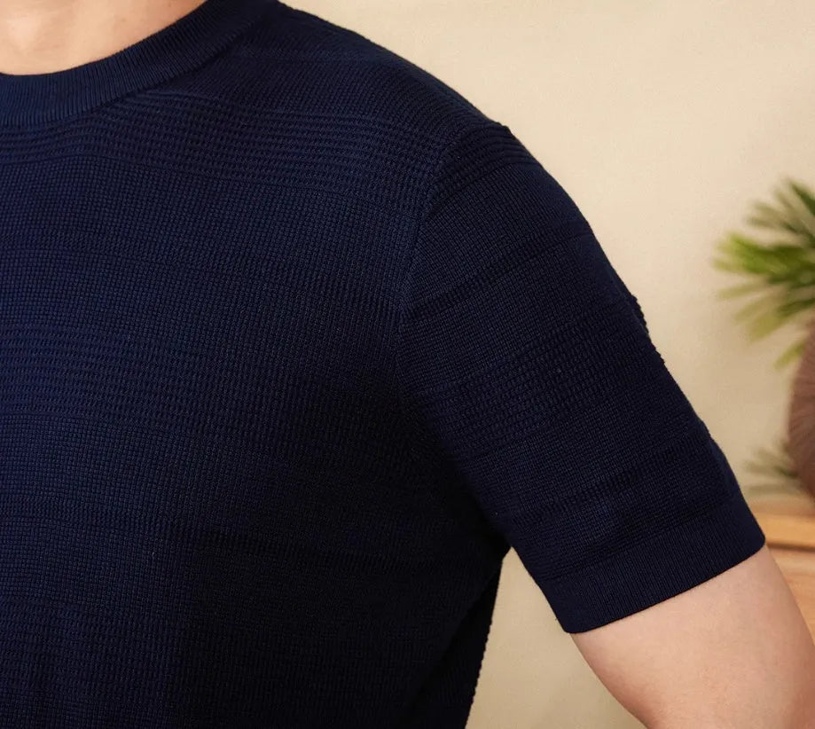 Casual off-white pure cotton retro short-sleeve T-shirt on a hanger