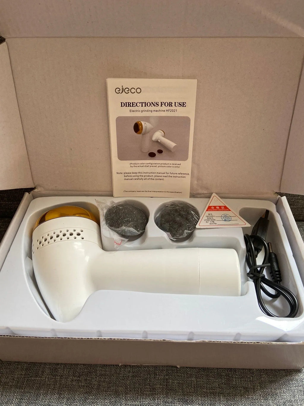 Electric foot grinder device with quartz grinding head in gold and silver colour options