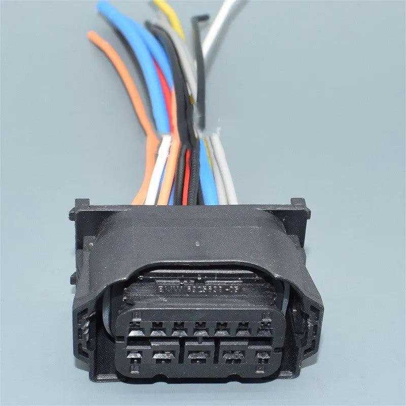 Black BMW headlight electrical plug connector for X1 E90 E92 models