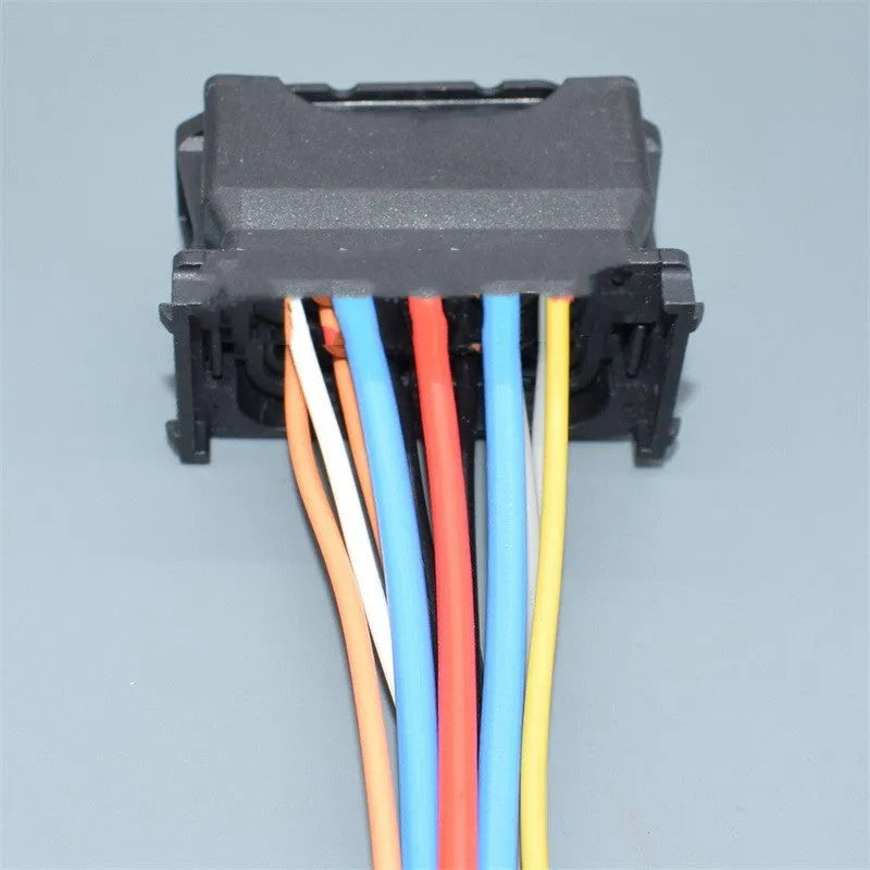 Black BMW headlight electrical plug connector for X1 E90 E92 models