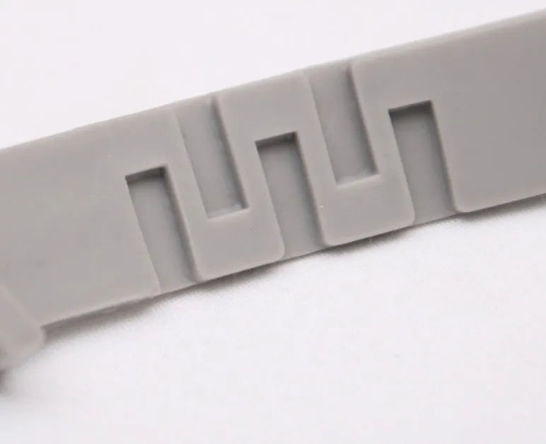 Adjustable grey flea and tick collar for dogs on a white background, 62cm size