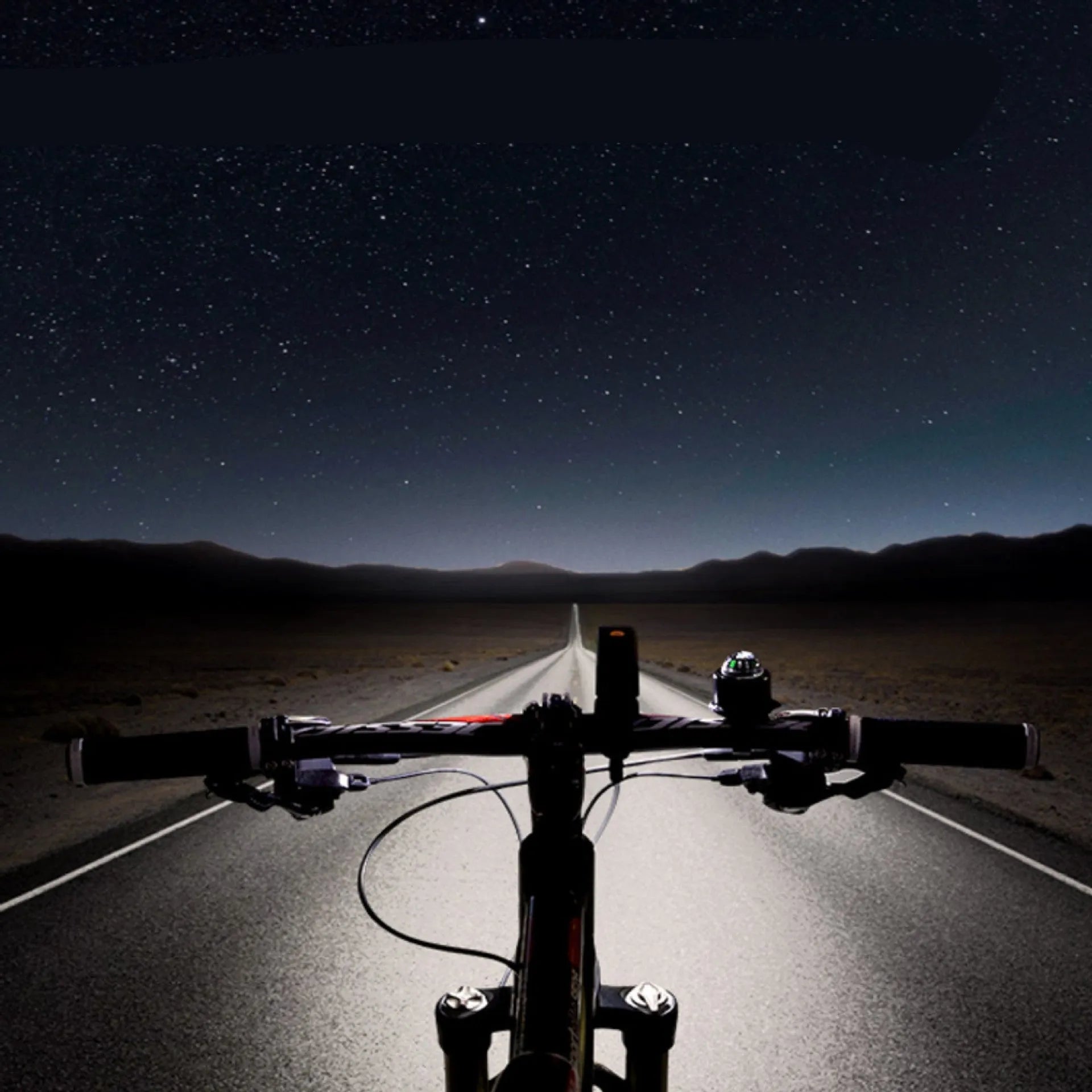 Black aluminium bicycle headlight with CREE XPG3 LED and IPX6 waterproof rating