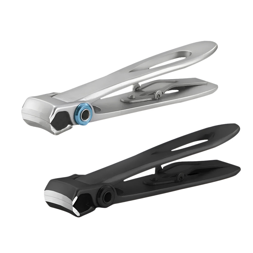 Stainless steel toenail clippers with 15mm jaw opening and ergonomic handle in silver colour