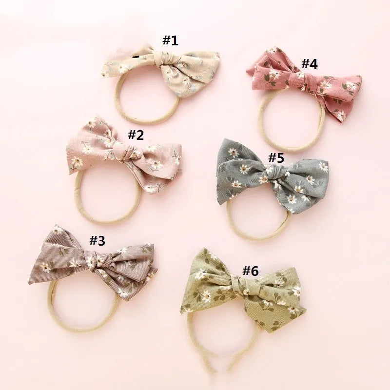 Children's knotted bow hair ring with Snow White print in cloth material