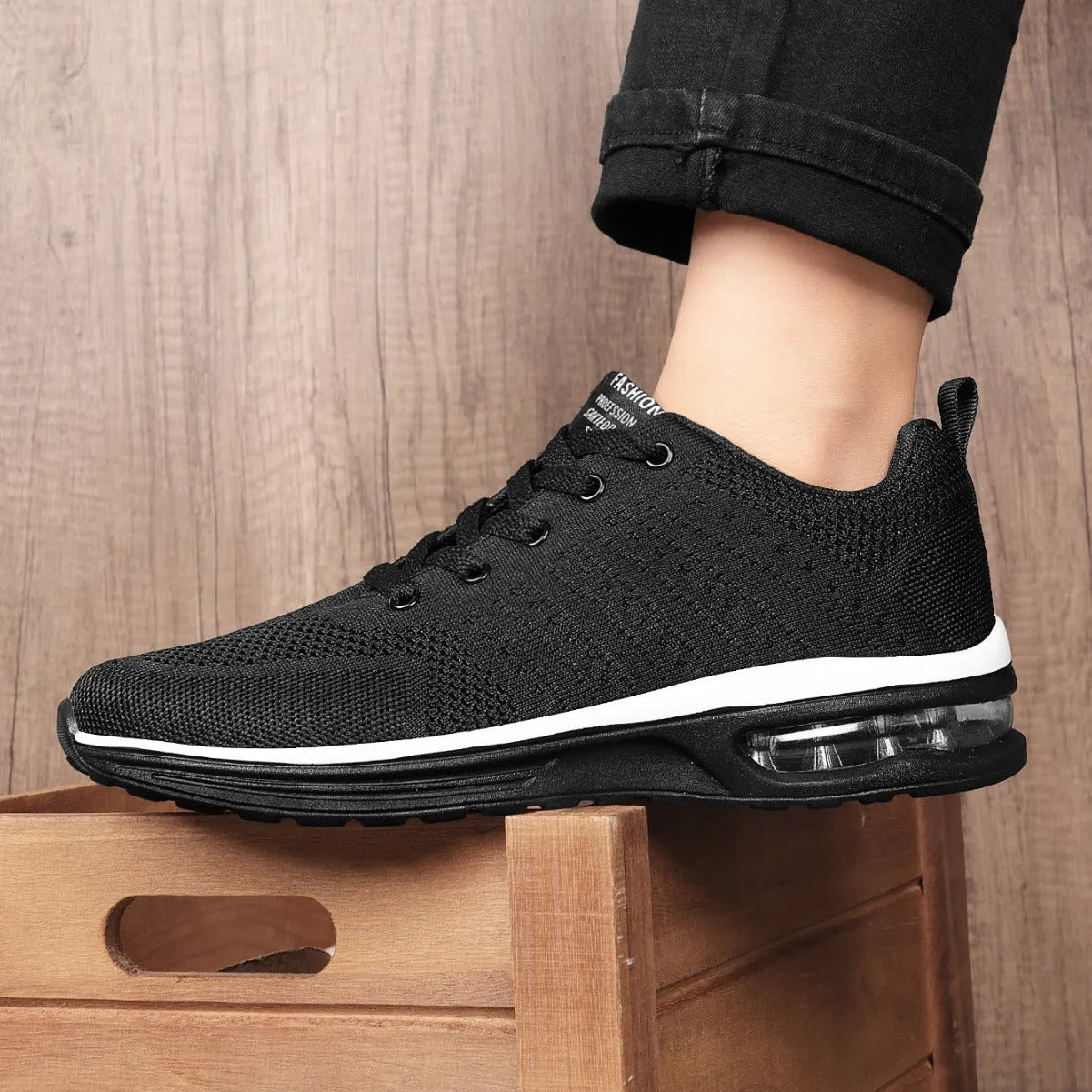 Flyknit running shoes with mesh upper and PU sole in various colours