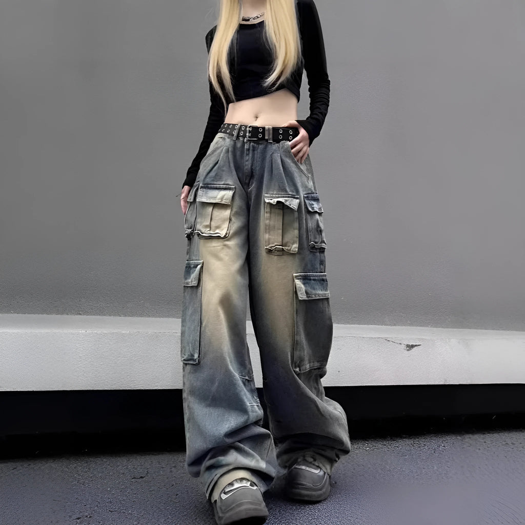 Multi-pocket loose fit distressed jeans in street hipster straight-leg style