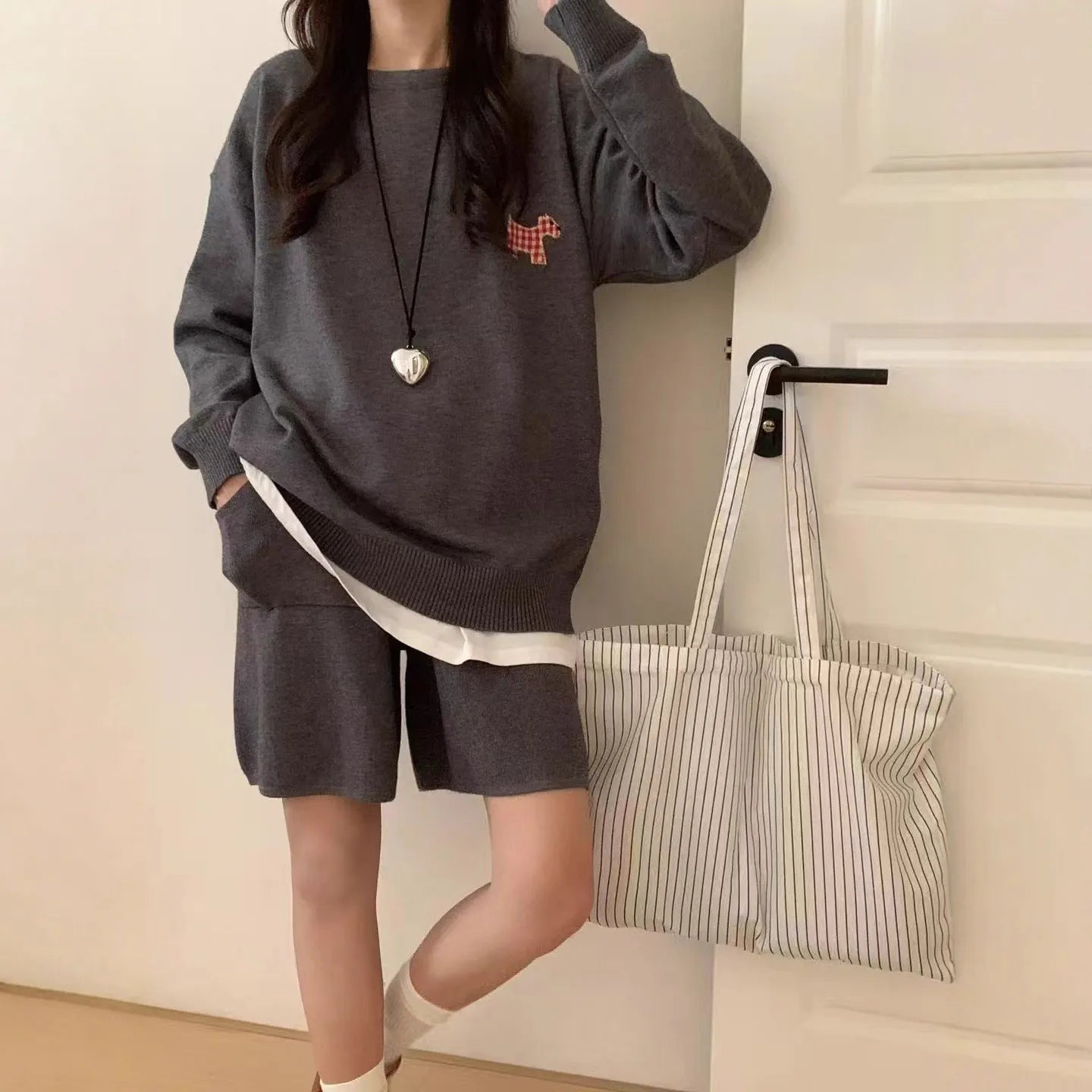 Women's casual sports knitted sweater shorts suit with animal pattern embroidery in Japanese Korean style