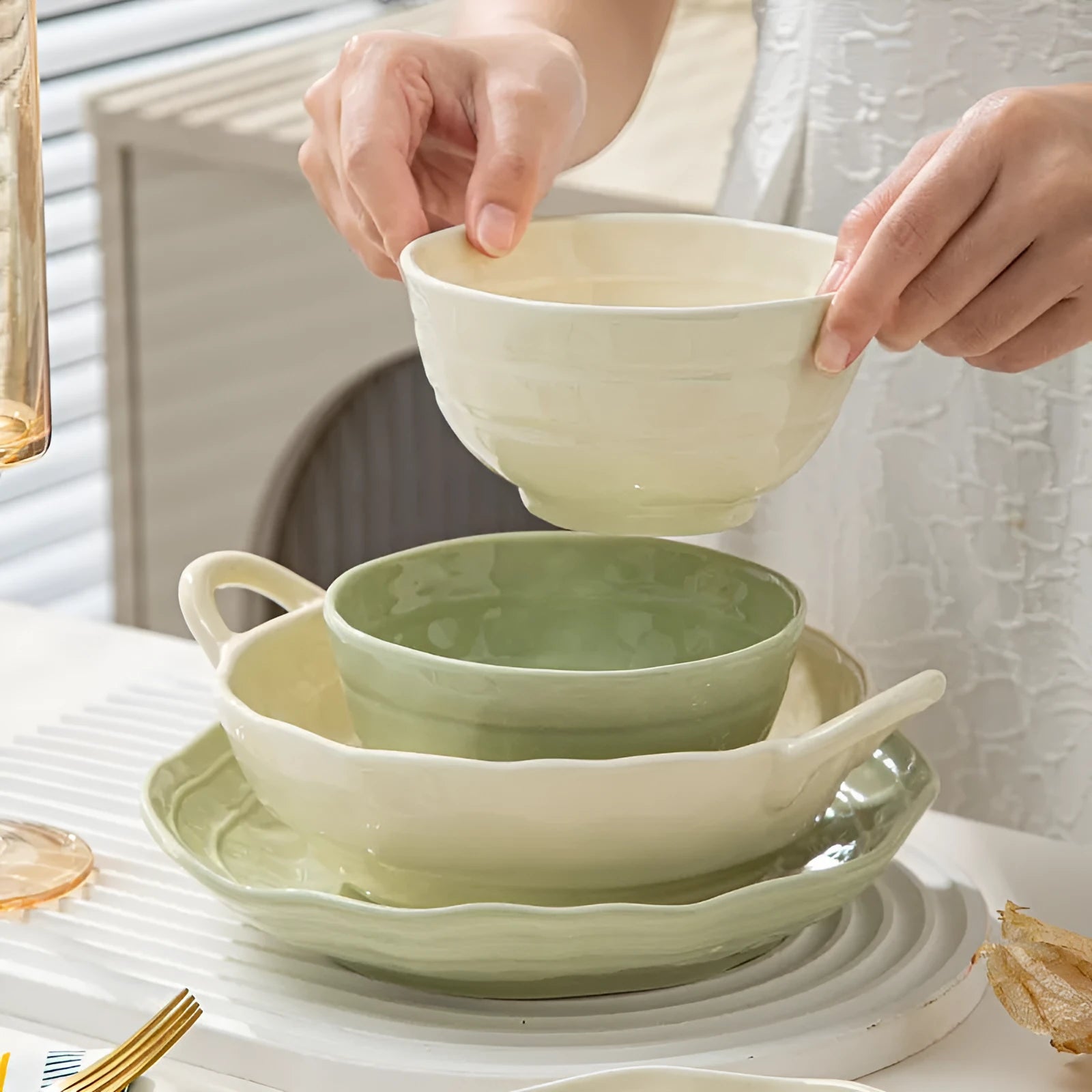 Seven-piece solid colour ceramic tableware set in gift box packaging with modern simple design