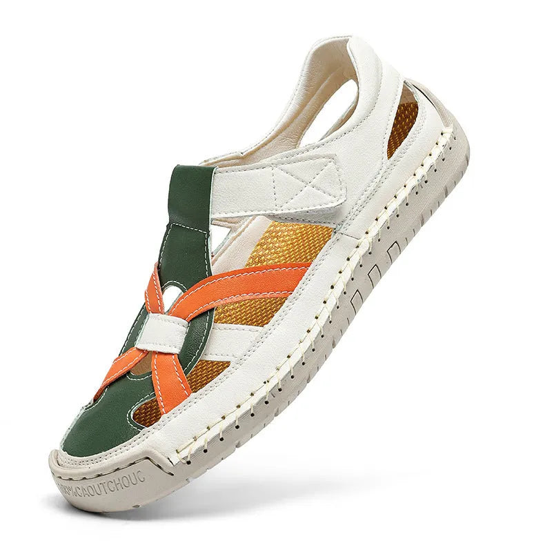 Women's low-top casual shoes with velcro strap and round toe in a solid colour.