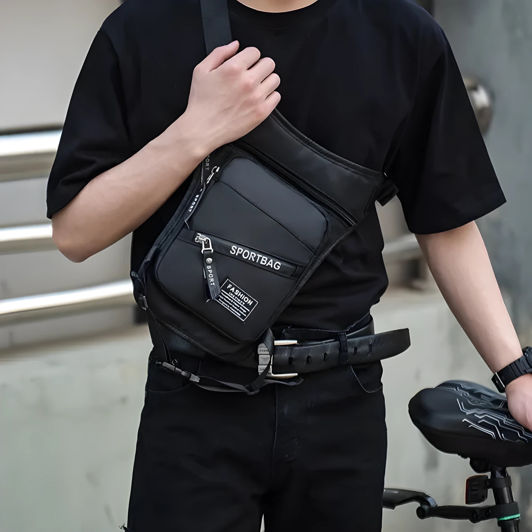 Men's waterproof nylon cycling leg bag in multiple colours for sports and outdoor use