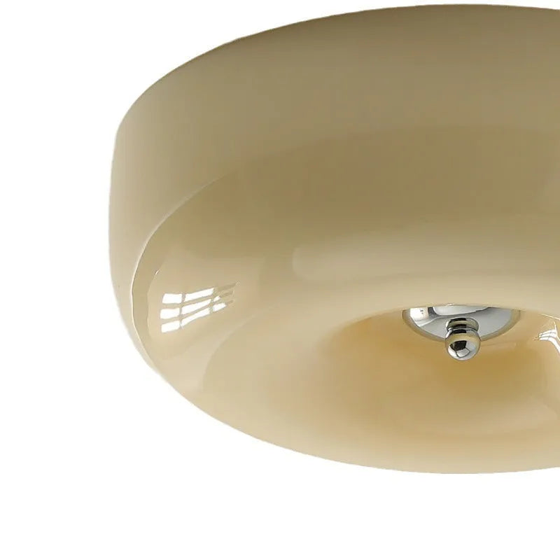 American-style cream coloured bedroom ceiling lamp with three-light colours and 40cm diameter.