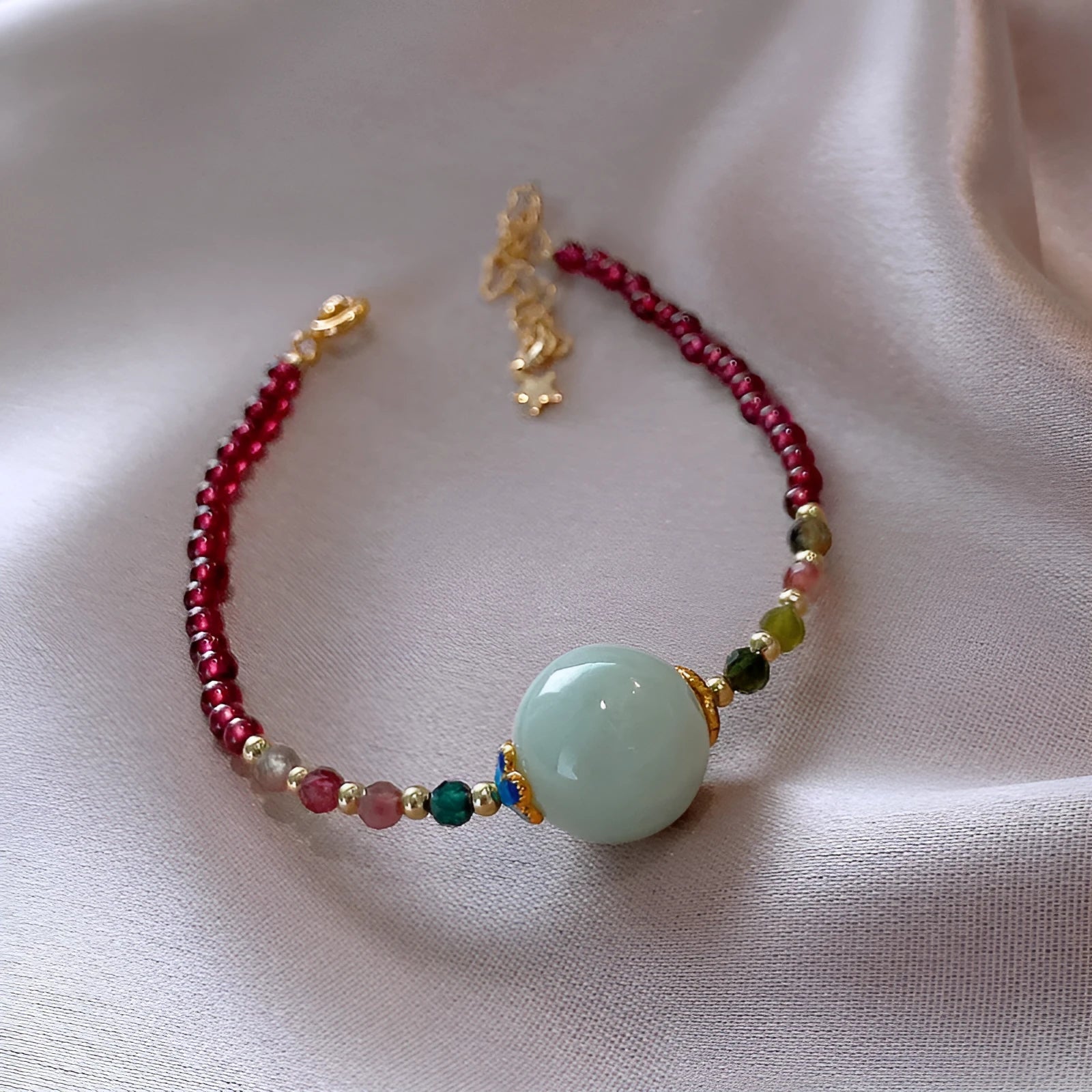 Women's garnet bracelet with drop shape design in tourmaline with electroplating finish