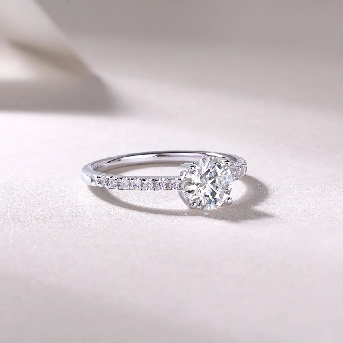 Moissanite wedding ring set with platinum-plated S925 silver band and GRA certificate in a gift box