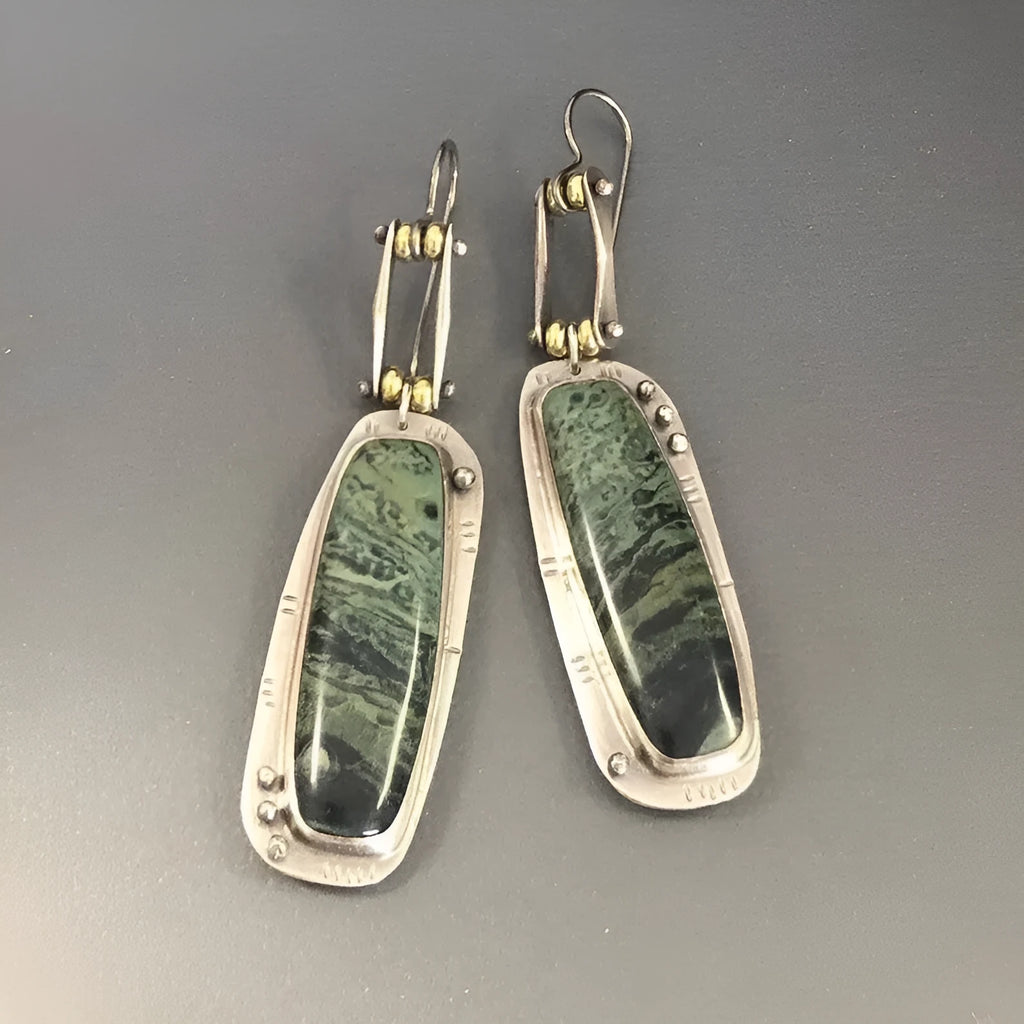 Two-tone marble pattern geometric earrings with simple design and alloy construction