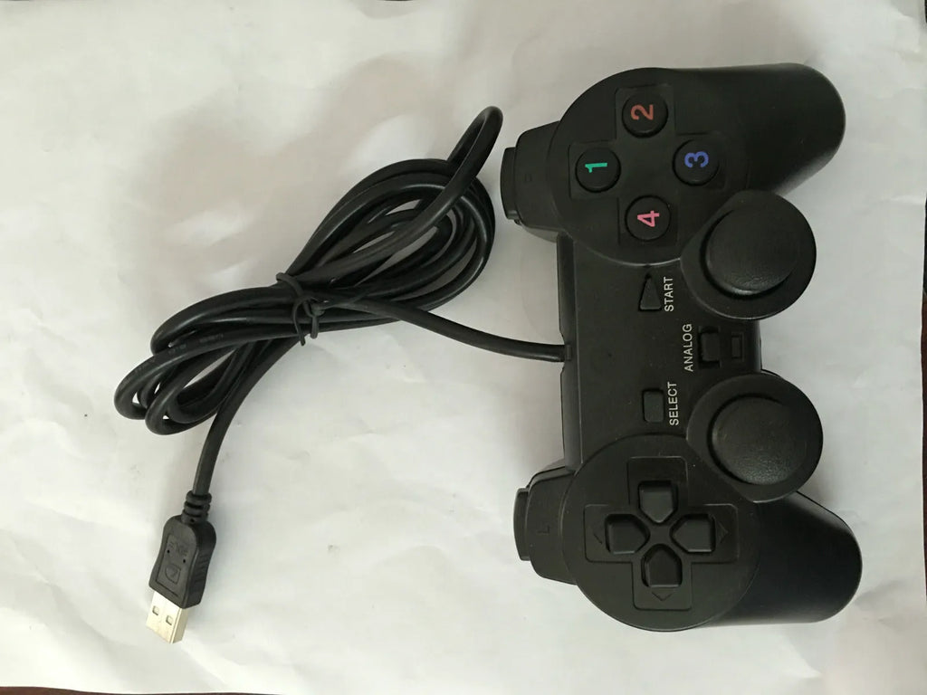 Wired USB gamepad in black, 1.5-metre cable, PC controller with buttons and analogue sticks