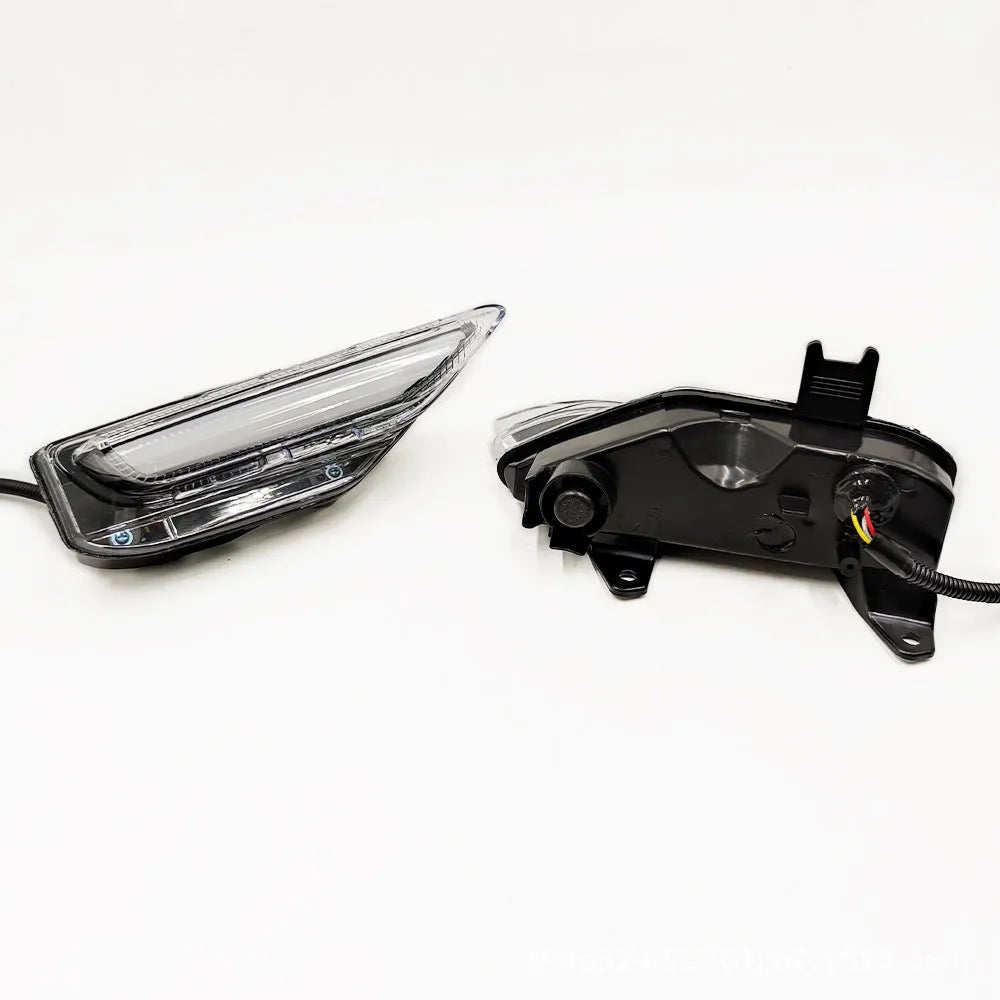 Infiniti Q50 Q70 front bumper LED daytime running light and turn signal assembly