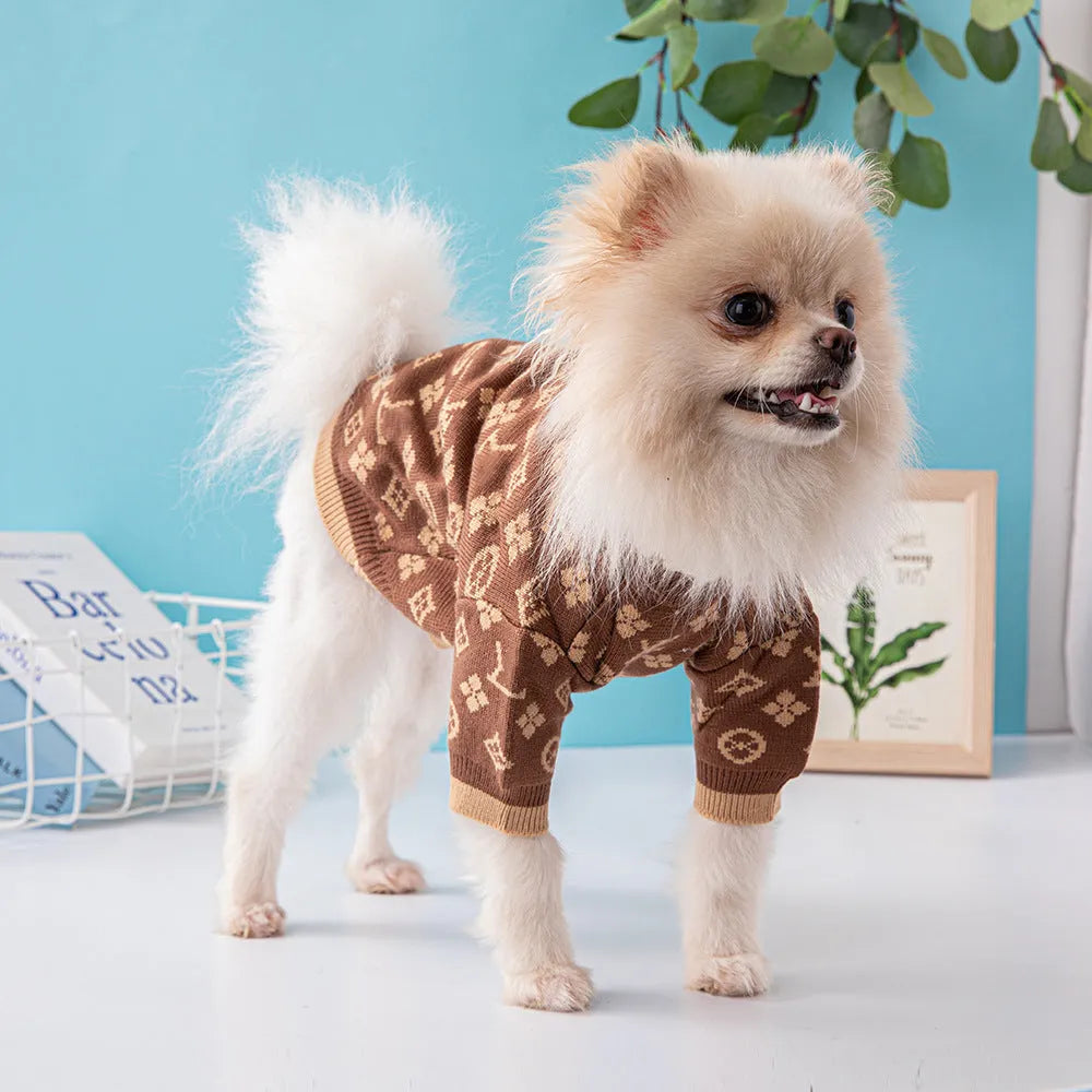 Thick wool dog sweater for autumn and winter in monochrome and two-tone colours.