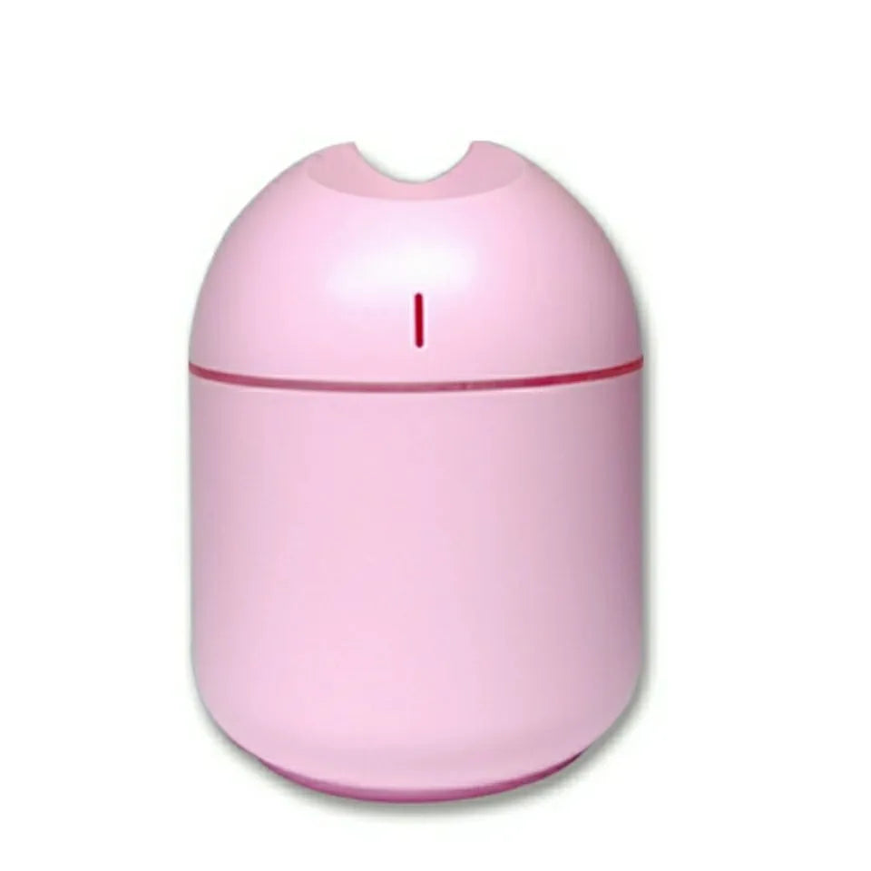 Aromatherapy humidifier in white with USB cable and 1-litre water tank