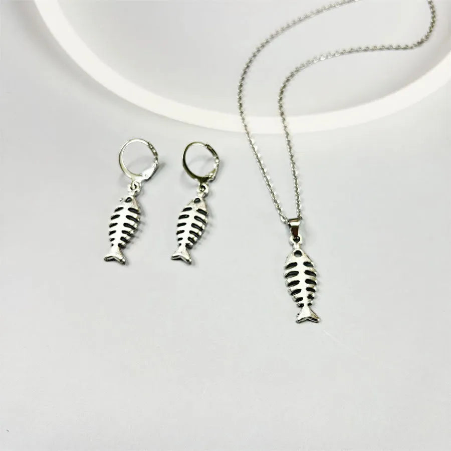 Women's fishbone design alloy earrings and necklace set with O-shaped chain in retro style