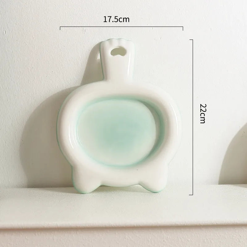 Ceramic cat bowl with shallow mouth design in selected colour