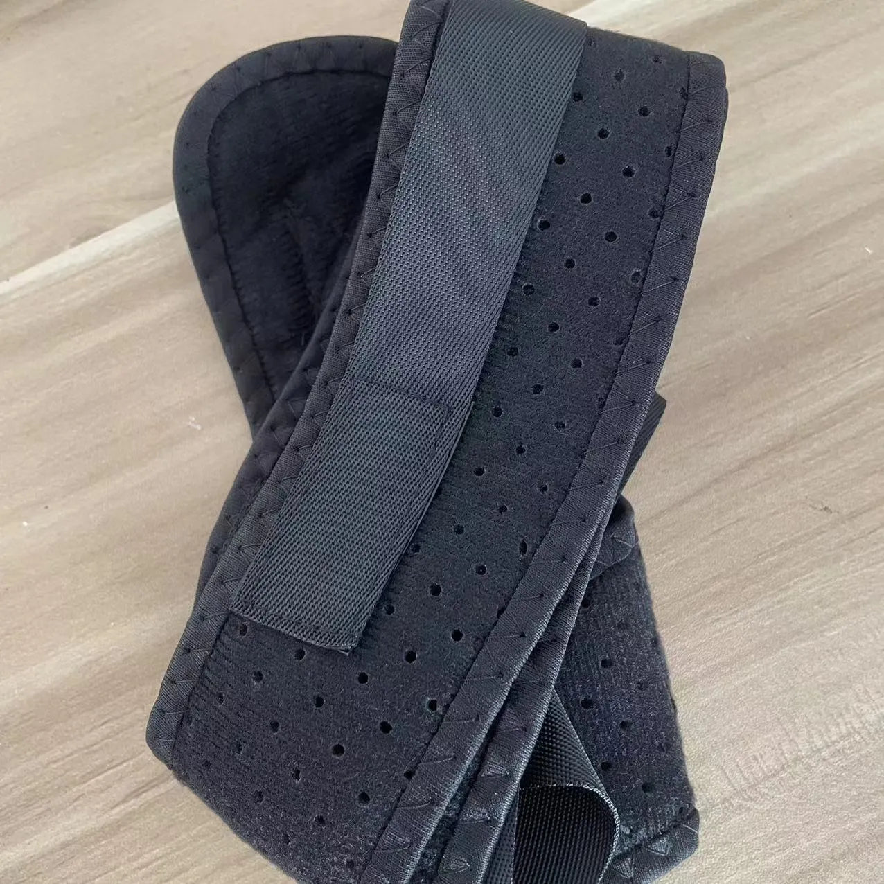 Babaka adjustable back correction band for posture improvement in nylon material