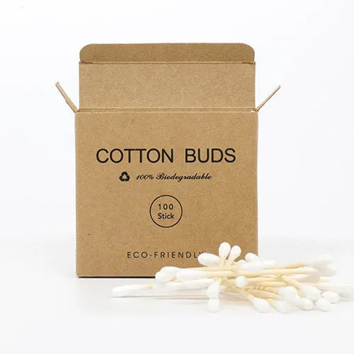 Box of 100 double-ended white cotton swabs for cleaning and beauty use