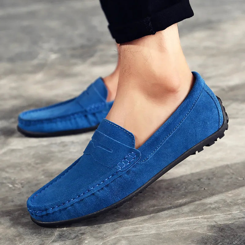Men's suede casual shoes in British plus sizes with flat rubber soles and round toe design