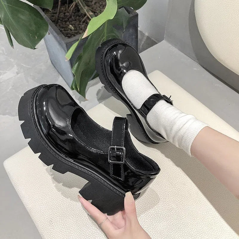 Chunky-heeled thick-soled JK uniform pumps for women with belt buckle in matte black