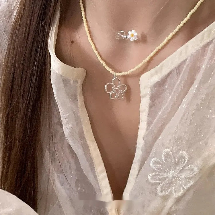 Women's colourful beaded hollow flower necklace with U-shaped pendant and Korean style design