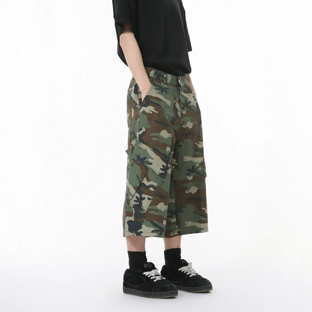 Men's camouflage cotton jeans with wide leg loose fit and large side pockets