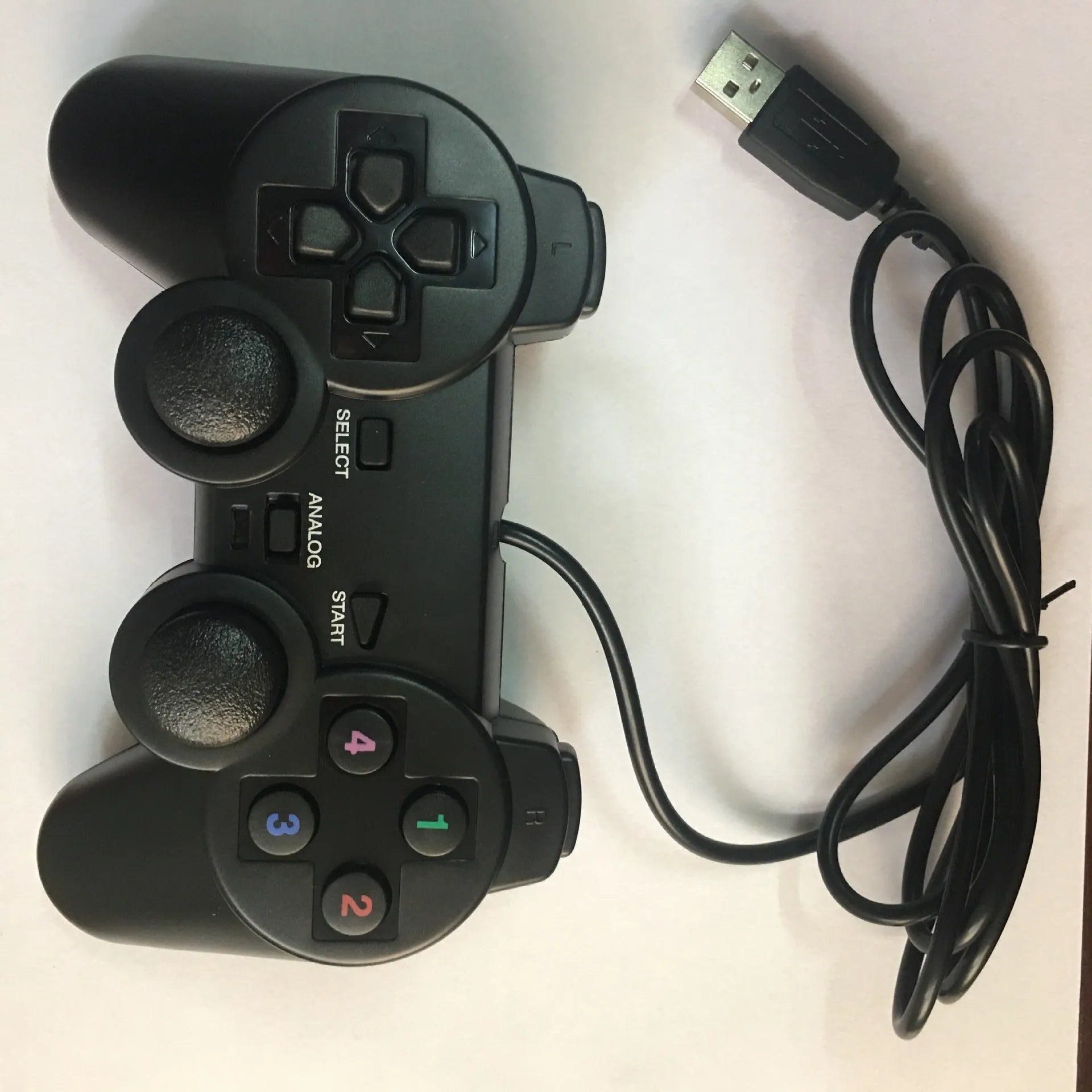 Wired USB gamepad in black, 1.5-metre cable, PC controller with buttons and analogue sticks