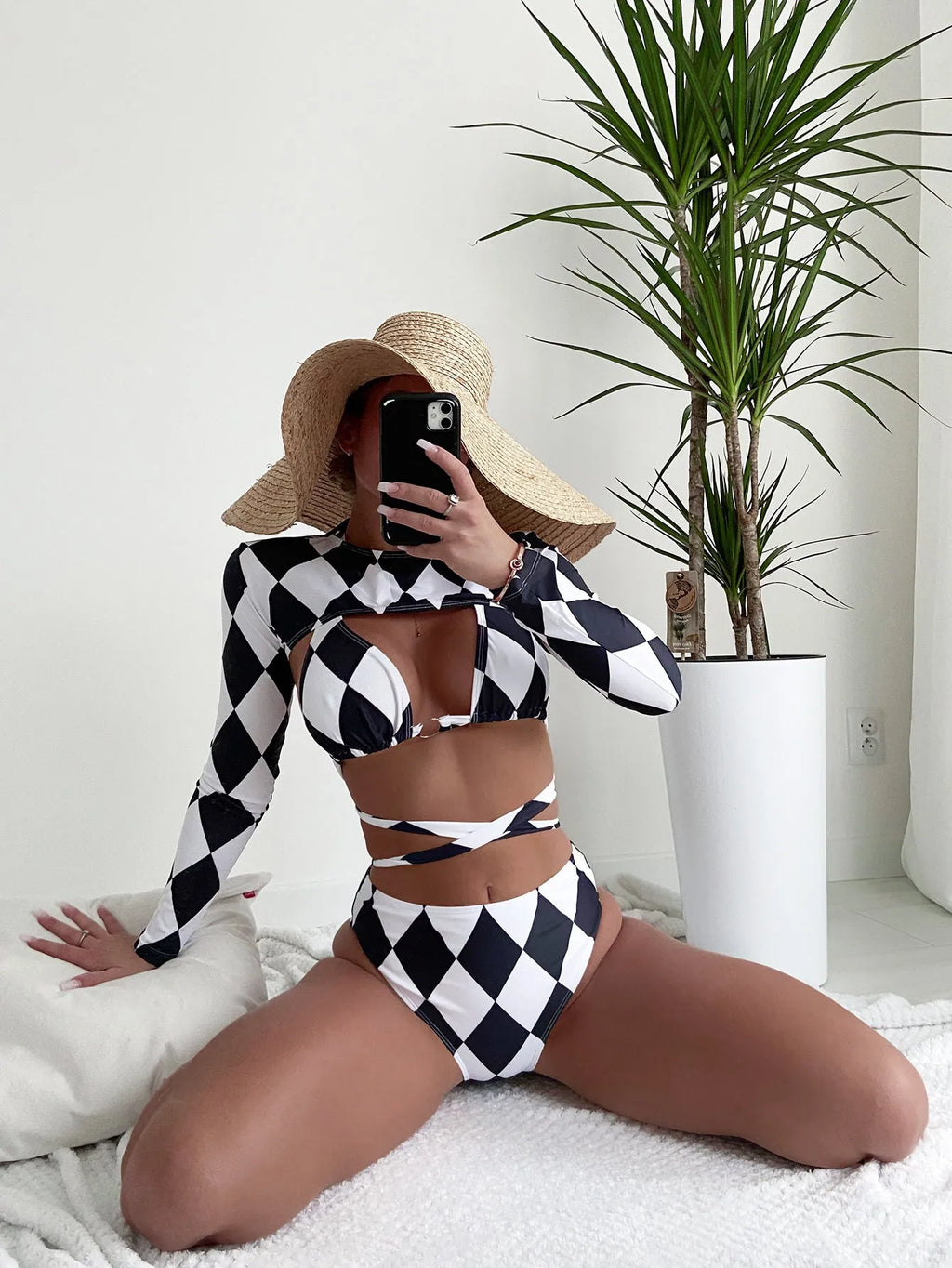 Ladies long sleeve plaid bikini set with three-piece swimsuit design
