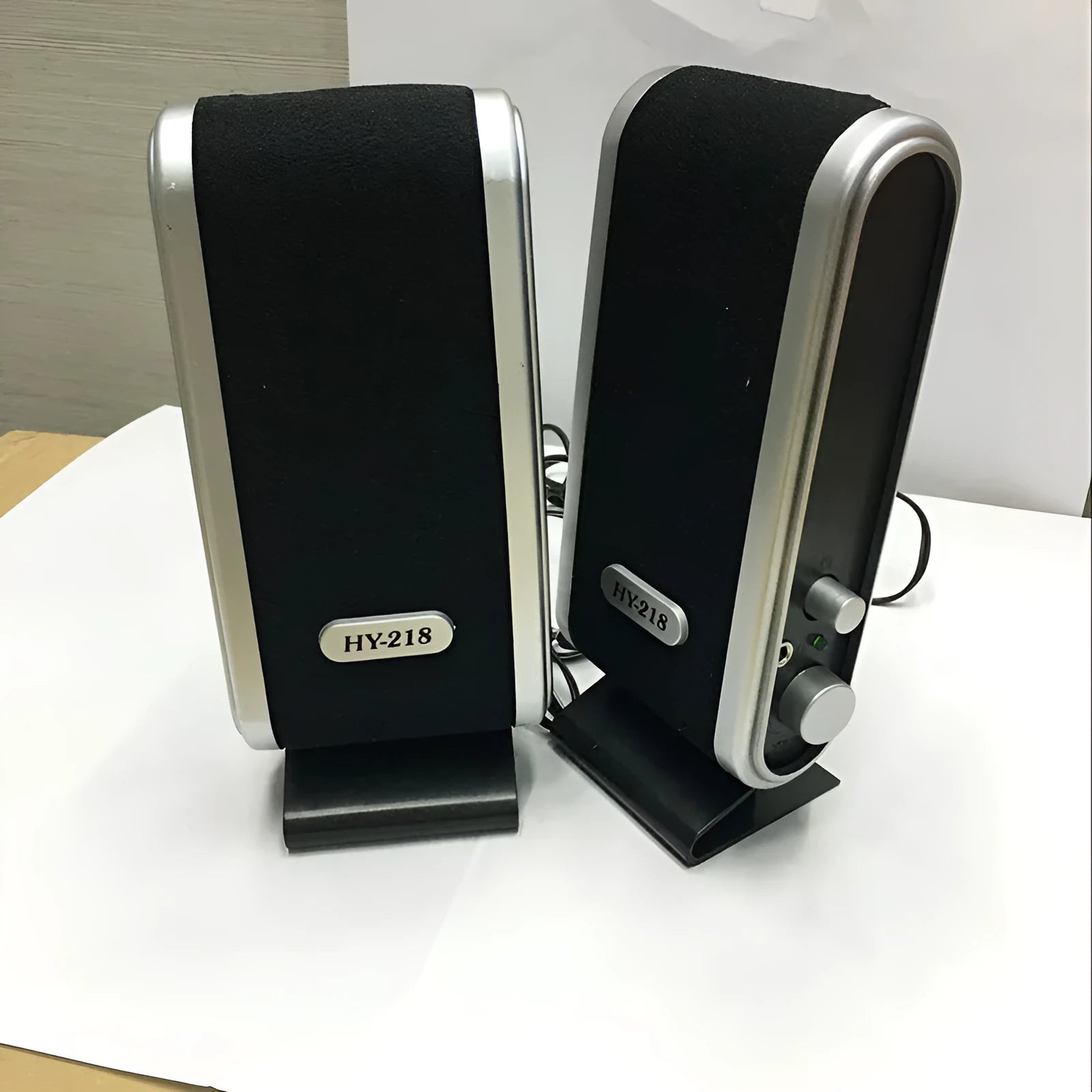 EastVita 2 pack silver grey USB computer speakers 6W each with ear jack on desk