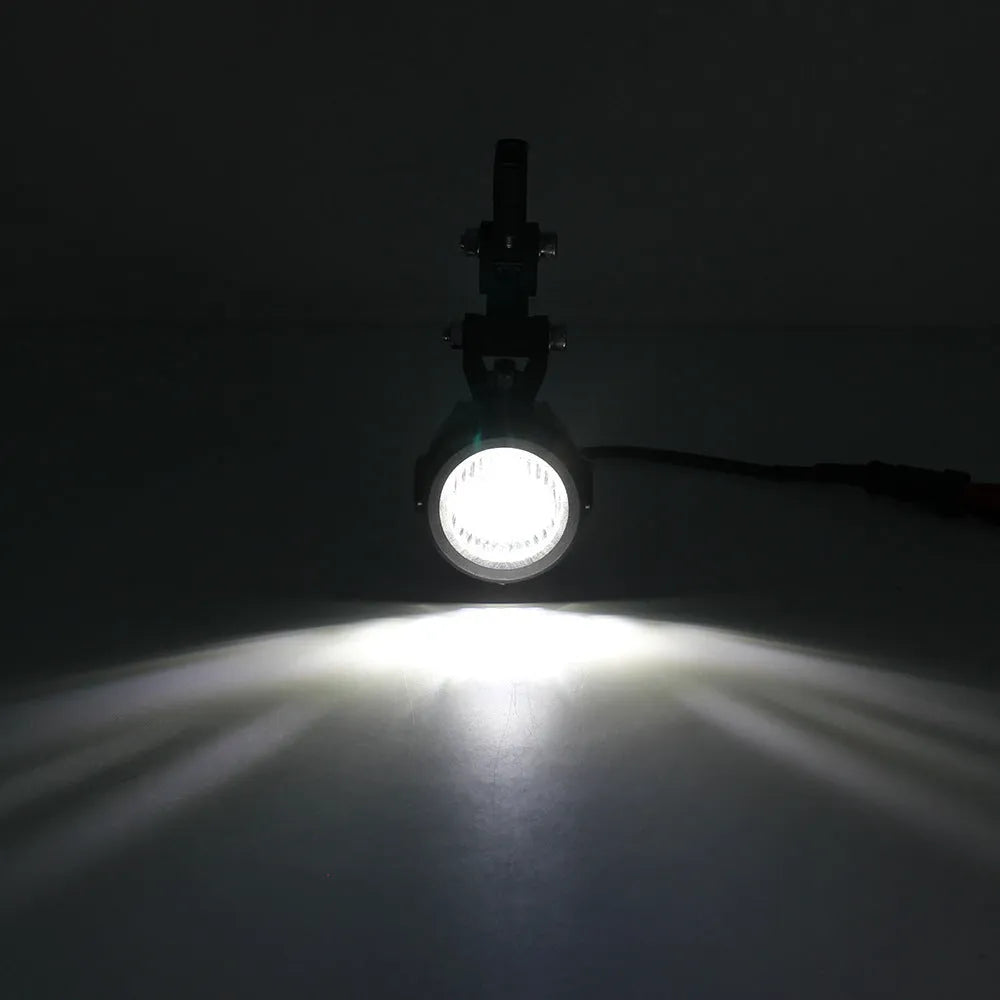 Compact LED fog lamp with aluminium housing and PC lens for BMW motorcycle auxiliary lighting