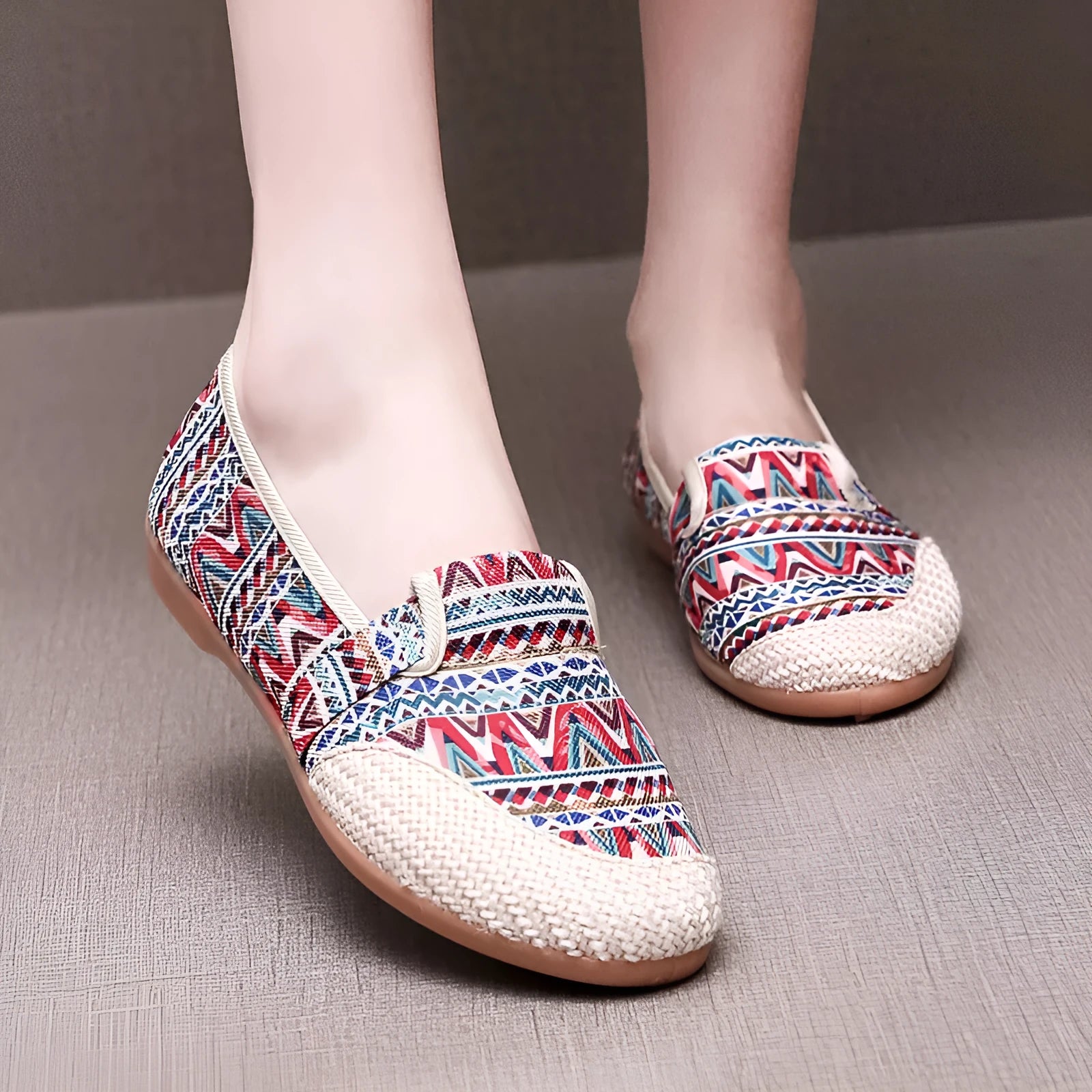 Women's flat heel cloth shoes in ethnic style with colour stitching and a shallow mouth design.