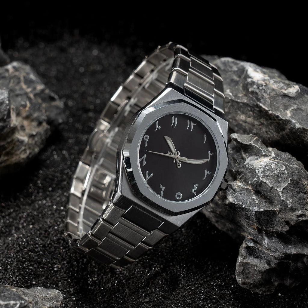 Men's business casual watch with steel belt and quartz movement in 10mm thickness