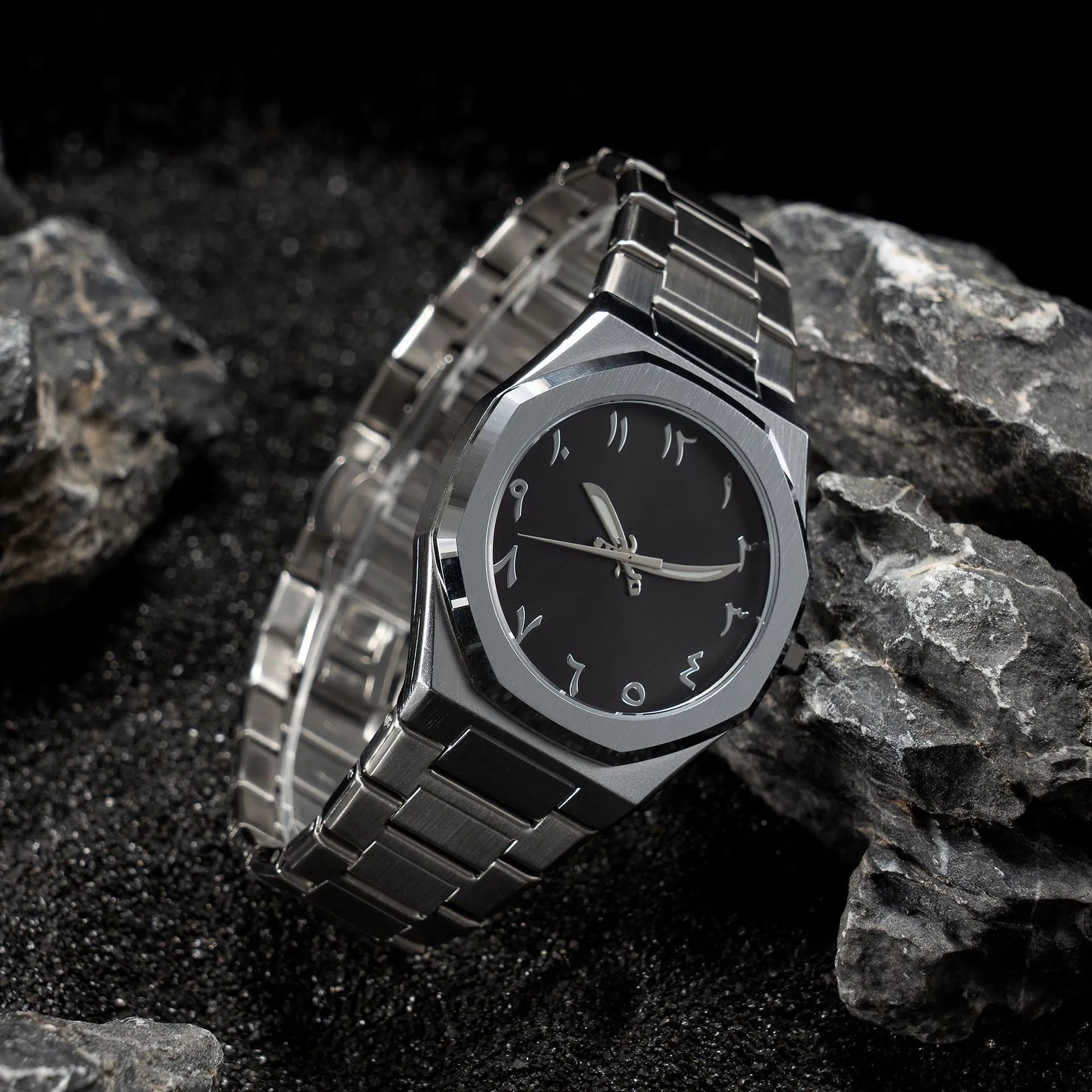 Men's business casual watch with steel belt and quartz movement in 10mm thickness