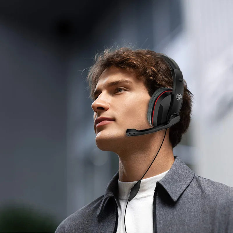 Black wired gaming headset with 40mm speakers and 6.3mm straight plug
