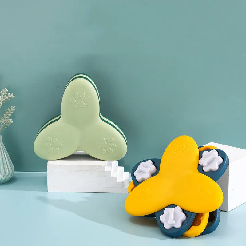 Whirlwind dog educational toy slow food plate in PP, 24.5 x 24.5 x 6.5 cm, yellow and blue or green design