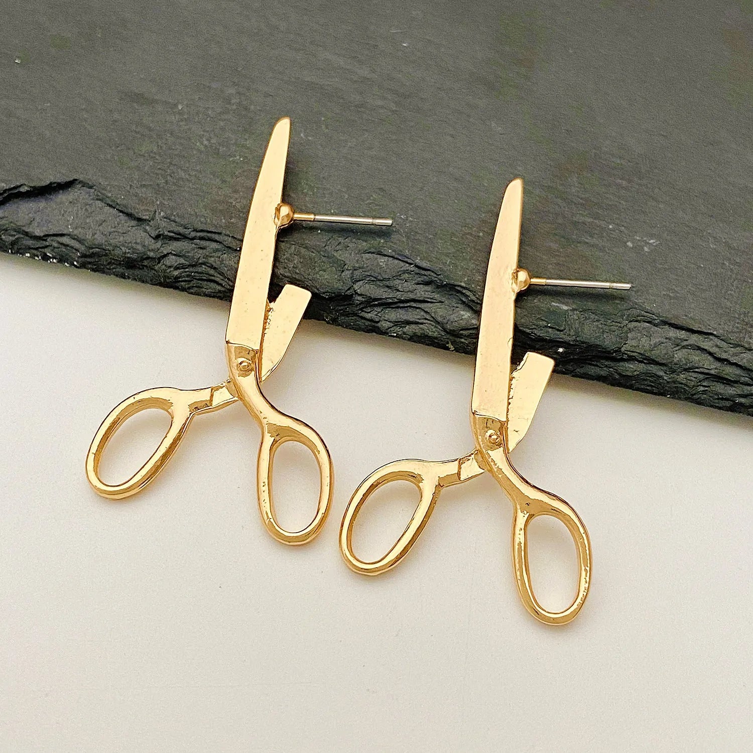 Creative fashion jewellery retro scissors ear studs in alloy with electroplated finish, KC gold or ancient tin colour