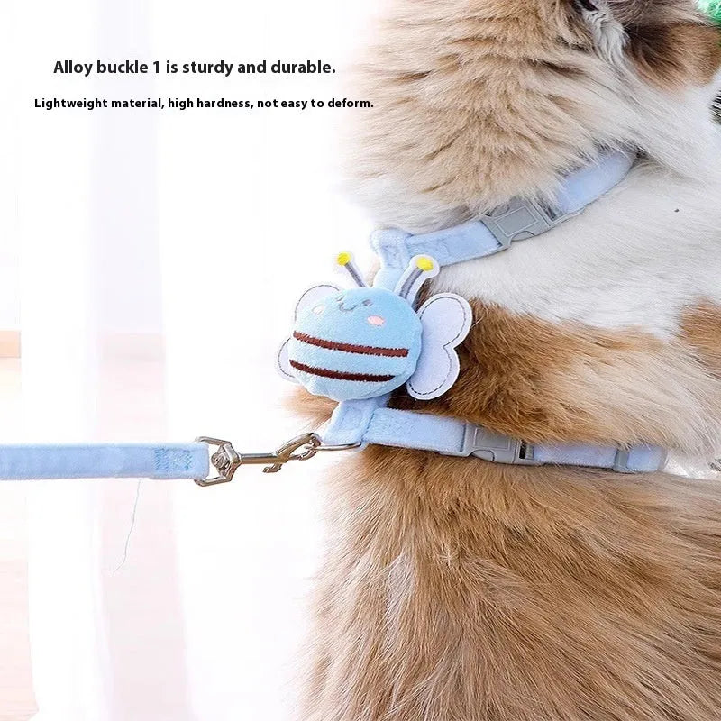 Adjustable bee-shaped cat lead in blue colour with strap and hand rope.