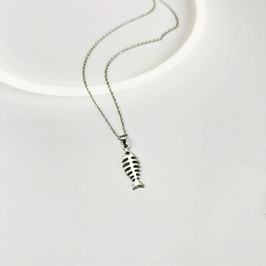 Women's fishbone design alloy earrings and necklace set with O-shaped chain in retro style